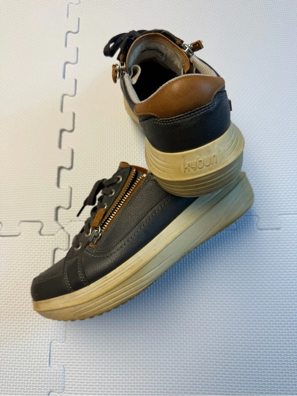 KYBUN MEN'S CAROUGE 20 size 8.5 US EU 41 2/3